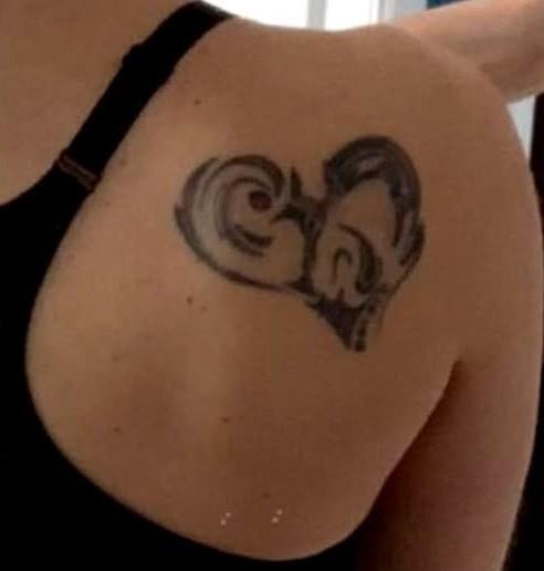 Ancien tatouage avant le cover-up, transformation 08