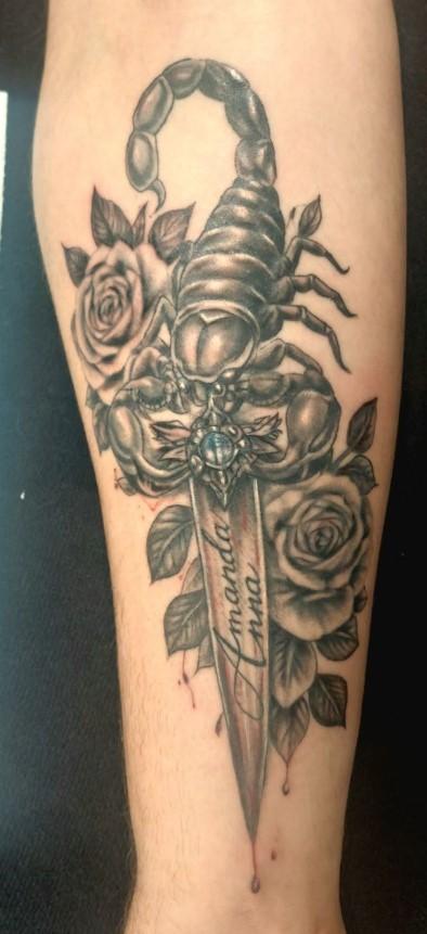 Tatouage réaliste d'un scorpion